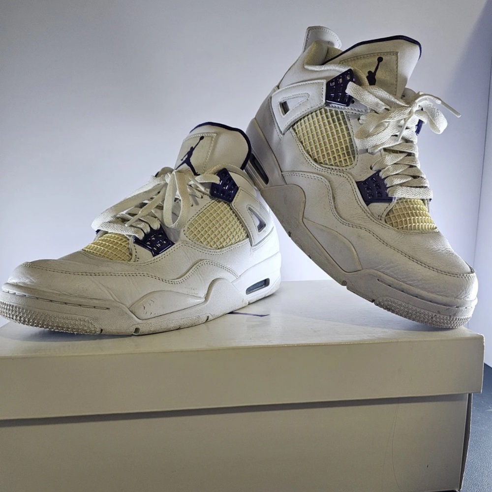 AIR JORDAN IV 4 RETRO USED SIZE 10.5
WHITE COURT PURPLE CT8527 115